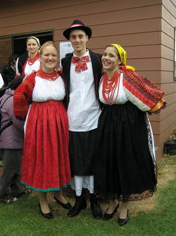 Traditional_Croatian_Costumes-Copyright_EOTR-AustrianClubMelbourne