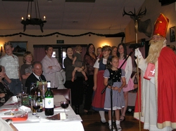 Alle_warten_auf_den_Weihnachtsmann-Copyright_EOTR-AustrianClubMelbourne