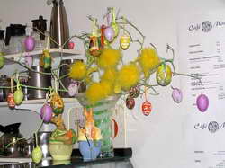 Easter_Tree_With_International_Eggs-Copyright_EOTR-AustrianClubMelbourne